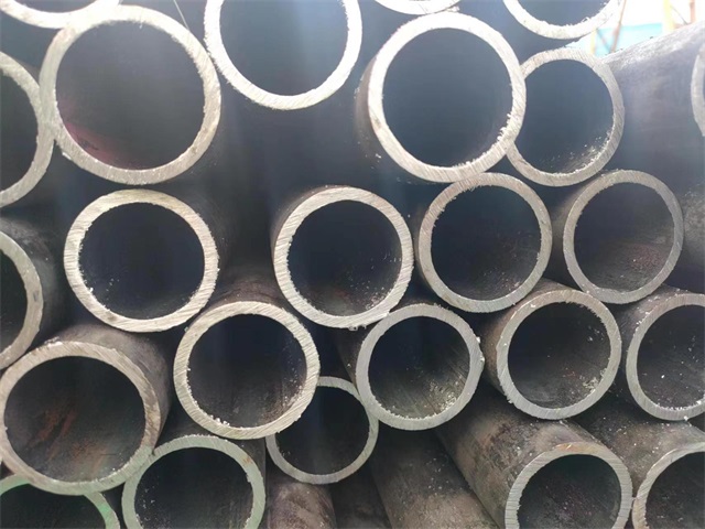 鞍山10#結構用無縫鋼管